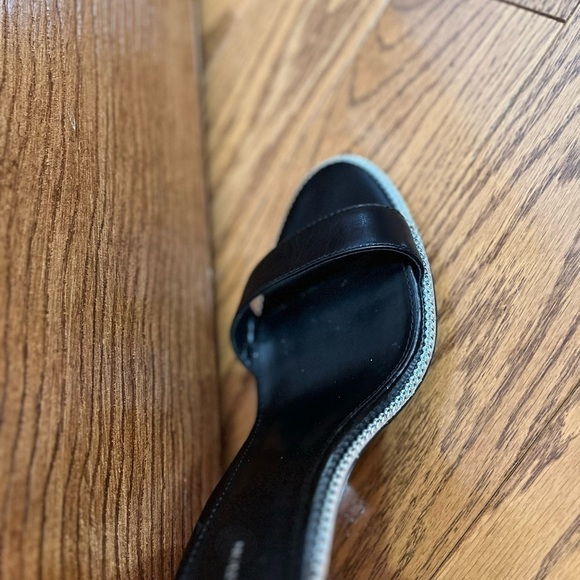 BCBG ankle strap heels - Picture 5 of 7